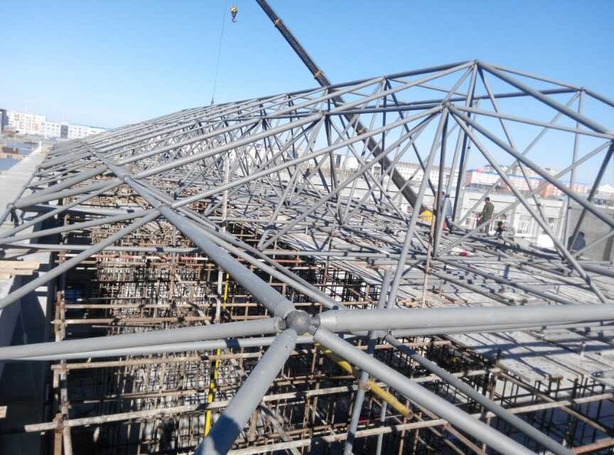 老河口商贸城屋顶网架工程